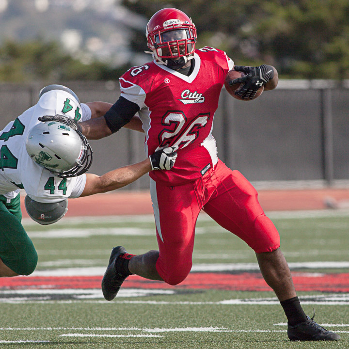 3_Photo_Sports_Football_Laney_Santiago_Mejia_IMG_003 The Guardsman
