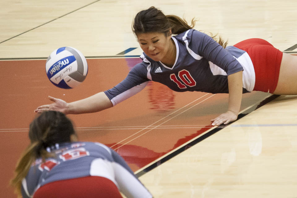 Rams Cynthia Lin (10) dives for the ball. (Photo by Santiago Mejia)