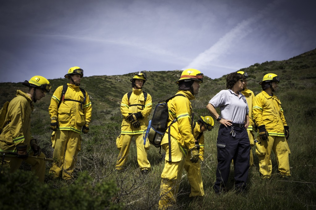 Alpha squad from City College’s Fire Fighter One Academy’s Class 15 prepare for a progressive hose lay at San Bruno Mountain State Park on Saturday, March 21, 2015. (Photo by Nathaniel Y. Downes/The Guardsman)