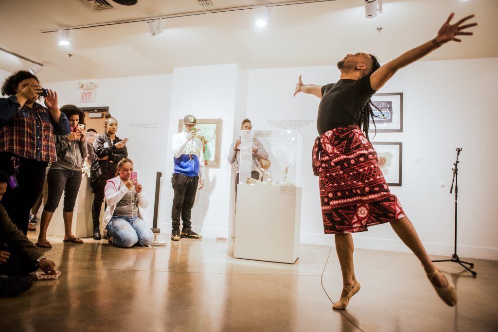 SPULU performs in the Being Pacific Opening reception at San Francisco State University on Oct. 13, 2016. Photo by Gabriela Reni/ The Guardsman.