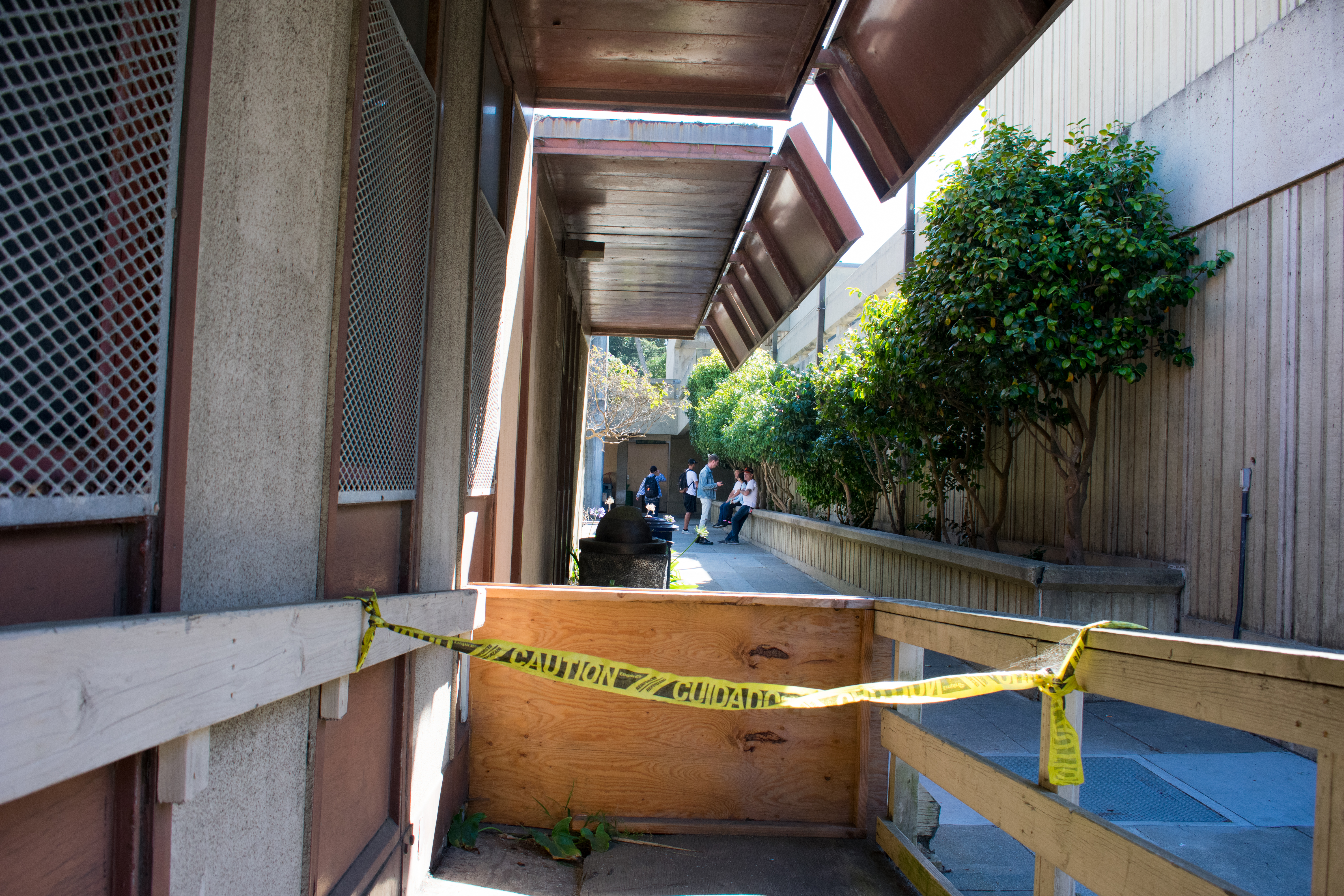 Taped up bungalows are seen scattered around the Arts building. October 7, 2017. Many of the buildings, including the Queer Resource Center have had mold and rodent infestations, San Francisco. (AP Photo / Julia Fuller) 